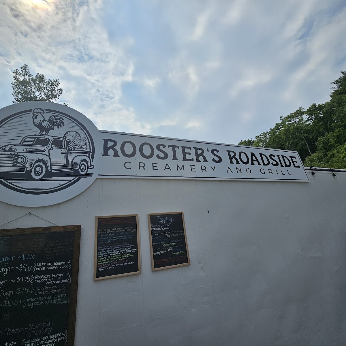 Rooster's Roadside Creamery And Grill